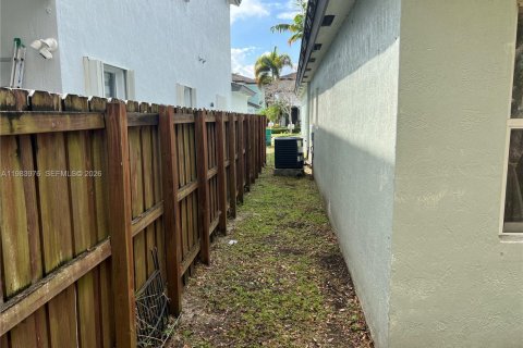 Купить виллу или дом в Хомстед, Флорида 3 спальни, 154.68м2, № 2048767 - фото 5