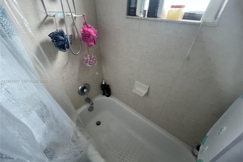 Купить виллу или дом в Хомстед, Флорида 3 спальни, 154.68м2, № 2048767 - фото 19