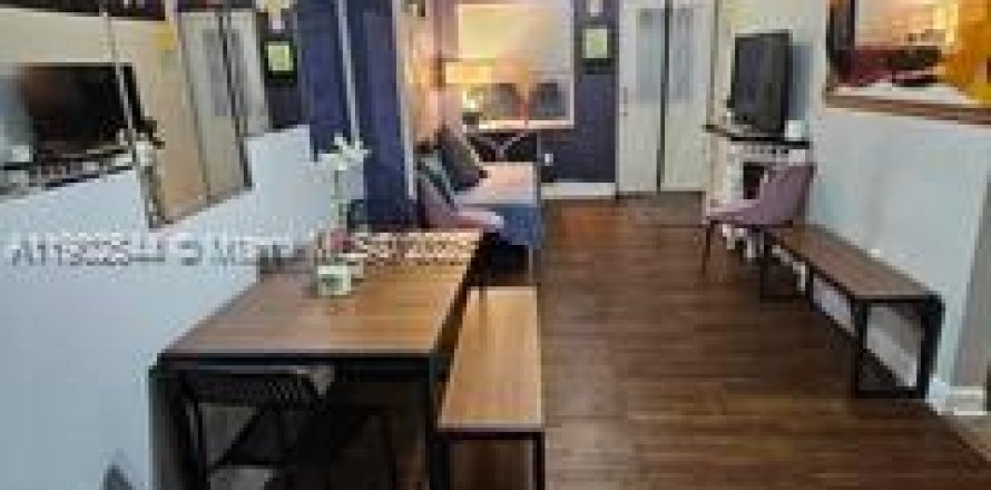 Villa ou maison à Miami, Floride 2 chambres, 56.67 m2 № 2038070