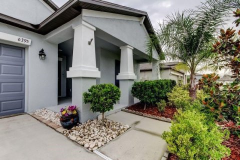 Casa en venta en Zephyrhills, Florida, 4 dormitorios, 239.32 m2 № 1817841 - foto 3