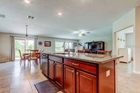 Casa en venta en Zephyrhills, Florida, 4 dormitorios, 239.32 m2 № 1817841 - foto 7