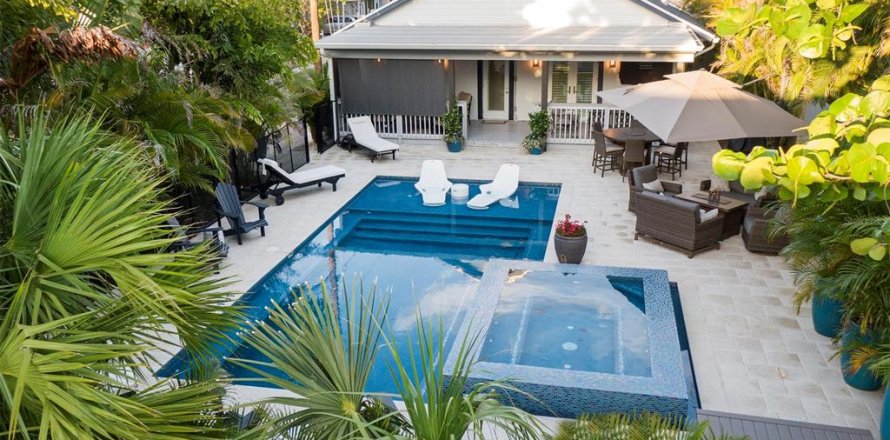 Villa ou maison à Treasure Island, Floride 3 chambres, 180.04 m2 № 2098776