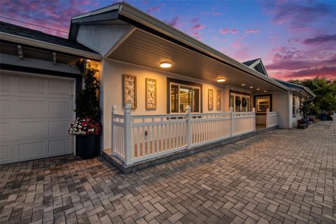 Villa ou maison à louer à Treasure Island, Floride: 3 chambres, 180.04 m2 № 2098776 - photo 4