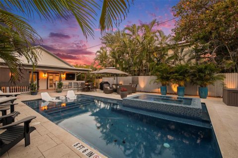 Villa ou maison à louer à Treasure Island, Floride: 3 chambres, 180.04 m2 № 2098776 - photo 2