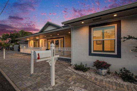 Villa ou maison à louer à Treasure Island, Floride: 3 chambres, 180.04 m2 № 2098776 - photo 5