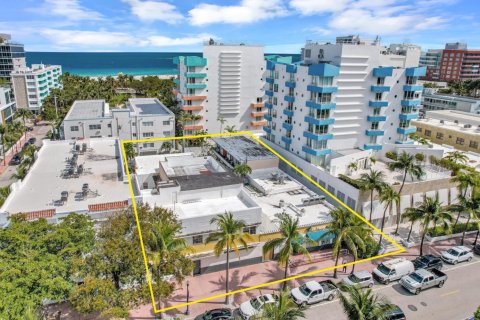 Commercial property in Miami Beach, Florida № 1102297 - photo 1
