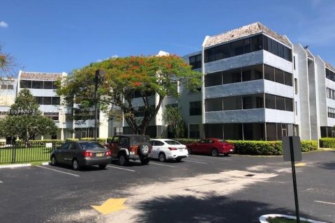 Снять в аренду кондоминиум в Майами, Флорида 1 спальня, 83.15м2, № 2060872 - фото 5