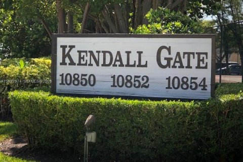 Снять в аренду кондоминиум в Майами, Флорида 1 спальня, 83.15м2, № 2060872 - фото 2