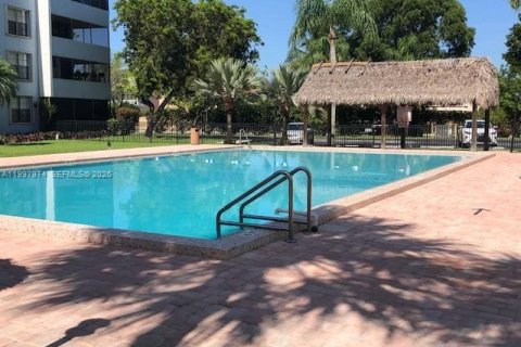 Снять в аренду кондоминиум в Майами, Флорида 1 спальня, 83.15м2, № 2060872 - фото 7