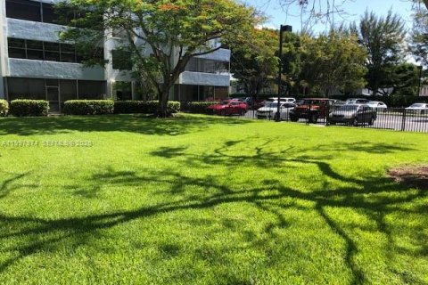 Снять в аренду кондоминиум в Майами, Флорида 1 спальня, 83.15м2, № 2060872 - фото 3