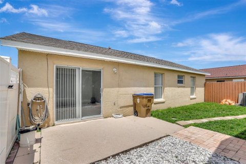House in Kissimmee, Florida 3 bedrooms, 105.54 sq.m. № 1843722 - photo 25