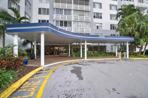 Condominio en venta en Hollywood, Florida, 2 dormitorios, 105.17 m2 № 1890109 - foto 1