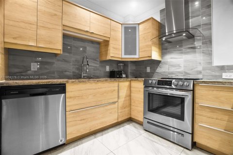 Condominio en venta en Hollywood, Florida, 2 dormitorios, 105.17 m2 № 1890109 - foto 16