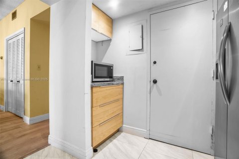 Condominio en venta en Hollywood, Florida, 2 dormitorios, 105.17 m2 № 1890109 - foto 17