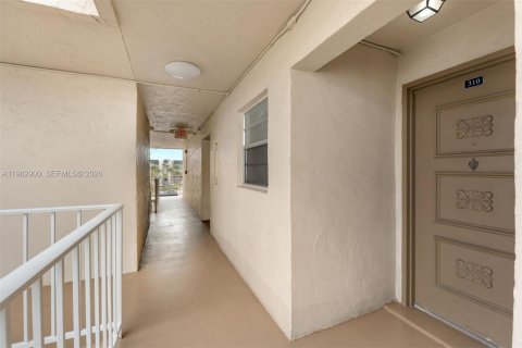 Appartement à louer à Miami, Floride: 1 chambre, 66.43 m2 № 2028324 - photo 19