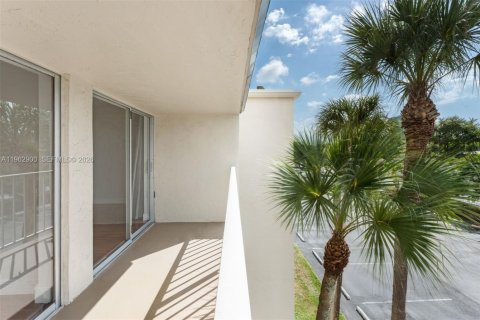 Appartement à louer à Miami, Floride: 1 chambre, 66.43 m2 № 2028324 - photo 13