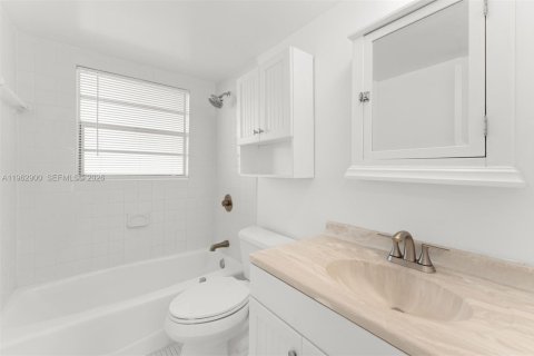 Appartement à louer à Miami, Floride: 1 chambre, 66.43 m2 № 2028324 - photo 17