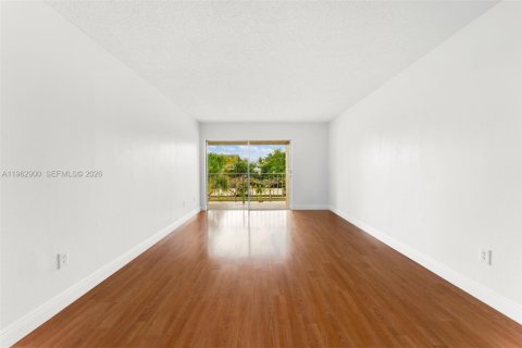 Appartement à louer à Miami, Floride: 1 chambre, 66.43 m2 № 2028324 - photo 2