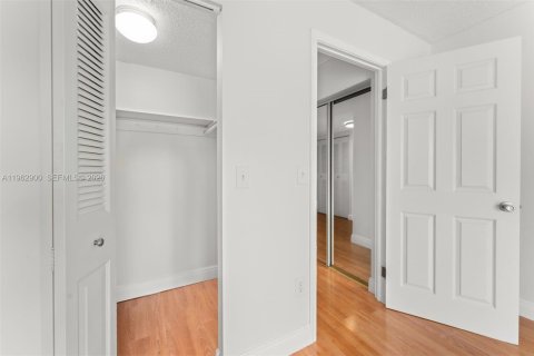 Appartement à louer à Miami, Floride: 1 chambre, 66.43 m2 № 2028324 - photo 11