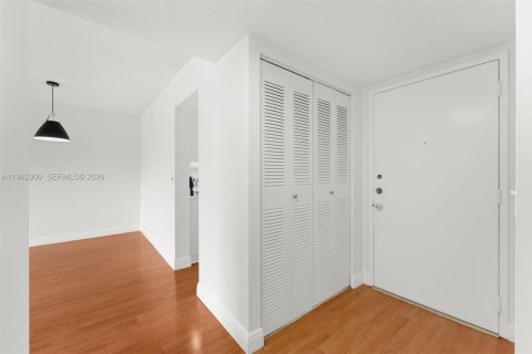 Appartement à louer à Miami, Floride: 1 chambre, 66.43 m2 № 2028324 - photo 6
