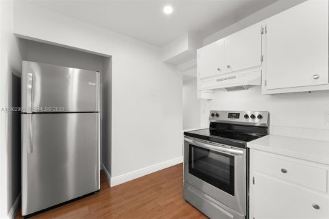 Appartement à louer à Miami, Floride: 1 chambre, 66.43 m2 № 2028324 - photo 9