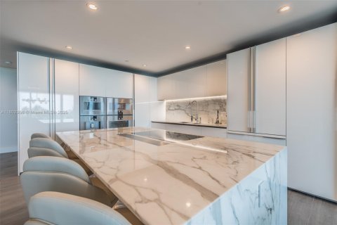 Condo in Bal Harbour, Florida, 3 bedrooms  № 1864950 - photo 21