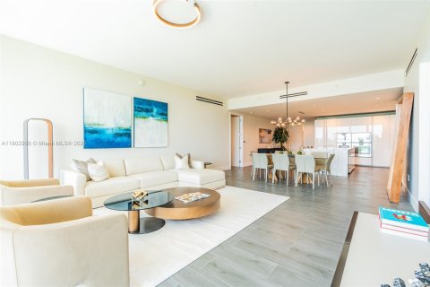 Condo in Bal Harbour, Florida, 3 bedrooms  № 1864950 - photo 12