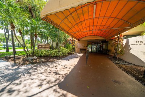 Condo in Pompano Beach, Florida, 2 bedrooms № 2268122 - photo 28