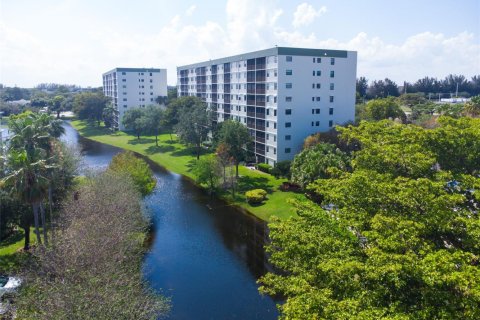 Condo in Pompano Beach, Florida, 2 bedrooms № 2268122 - photo 26