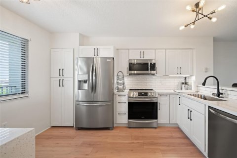 Condo in Pompano Beach, Florida, 2 bedrooms № 2268122