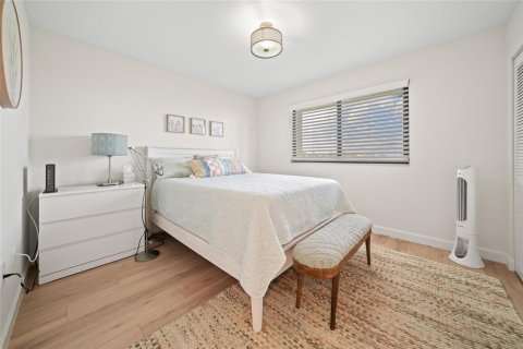 Condo in Pompano Beach, Florida, 2 bedrooms № 2268122 - photo 16