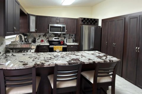 Снять в аренду виллу или дом в Майами, Флорида 3 спальни, 126.16м2, № 2003666 - фото 12