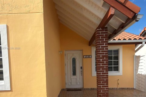 Снять в аренду виллу или дом в Майами, Флорида 3 спальни, 126.16м2, № 2003666 - фото 2