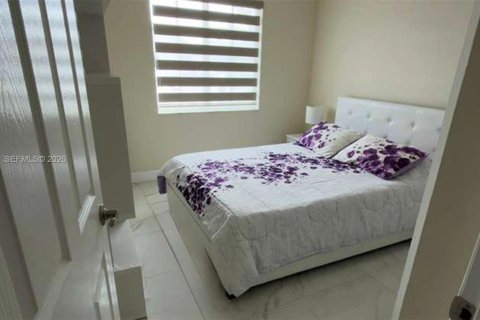 Снять в аренду виллу или дом в Майами, Флорида 3 спальни, 126.16м2, № 2003666 - фото 20