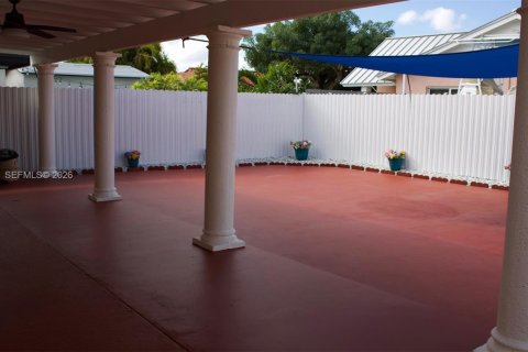 Снять в аренду виллу или дом в Майами, Флорида 3 спальни, 126.16м2, № 2003666 - фото 28