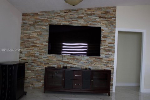 Снять в аренду виллу или дом в Майами, Флорида 3 спальни, 126.16м2, № 2003666 - фото 6