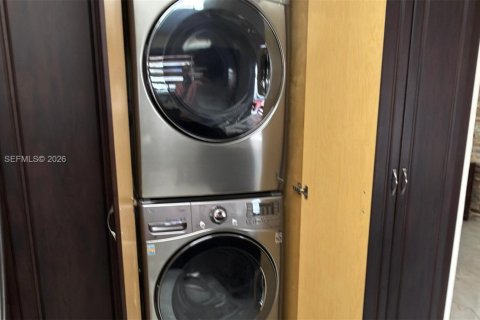 Снять в аренду виллу или дом в Майами, Флорида 3 спальни, 126.16м2, № 2003666 - фото 13