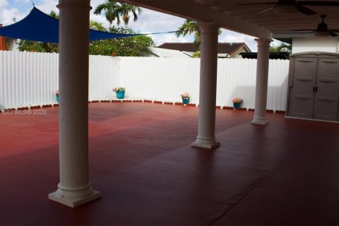 Снять в аренду виллу или дом в Майами, Флорида 3 спальни, 126.16м2, № 2003666 - фото 27