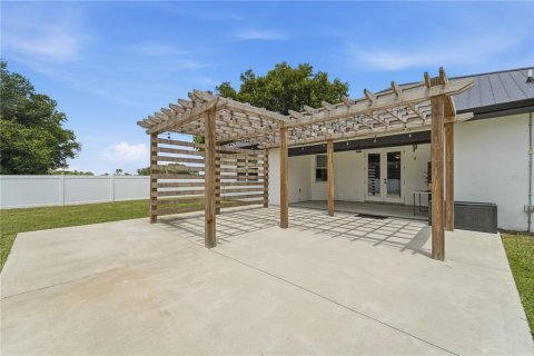 House in Osteen, Florida 4 bedrooms, 199.18 sq.m. № 2198038 - photo 22