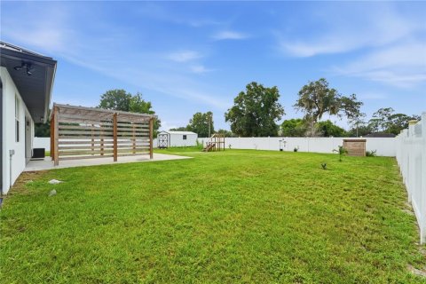 House in Osteen, Florida 4 bedrooms, 199.18 sq.m. № 2198038 - photo 23