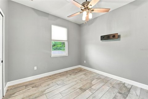 House in Osteen, Florida 4 bedrooms, 199.18 sq.m. № 2198038 - photo 16