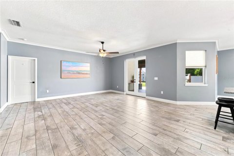 House in Osteen, Florida 4 bedrooms, 199.18 sq.m. № 2198038 - photo 3