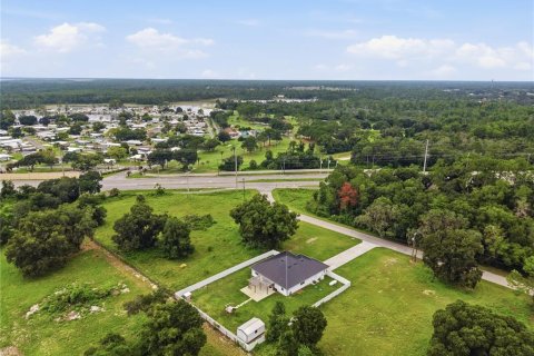House in Osteen, Florida 4 bedrooms, 199.18 sq.m. № 2198038 - photo 28