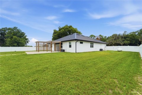 House in Osteen, Florida 4 bedrooms, 199.18 sq.m. № 2198038 - photo 24