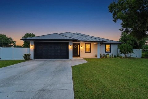 House in Osteen, Florida 4 bedrooms, 199.18 sq.m. № 2198038 - photo 29