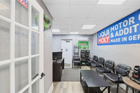 Immobilier commercial à vendre à Tampa, Floride: 128.76 m2 № 2371771 - photo 6