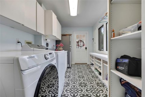 Casa en venta en Spring Hill, Florida, 5 dormitorios, 549.15 m2 № 2388177 - foto 27
