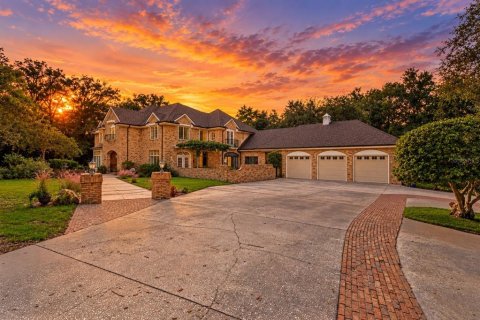 Casa en venta en Spring Hill, Florida, 5 dormitorios, 549.15 m2 № 2388177 - foto 4