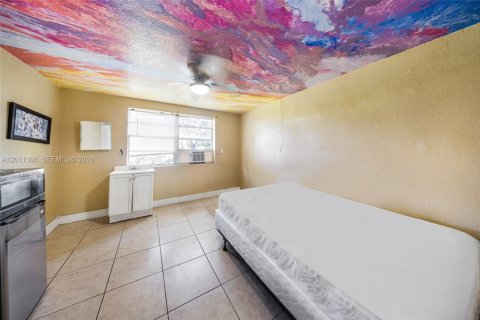 Commercial property in Miami, Florida № 2075153 - photo 8