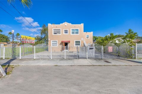 Commercial property in Miami, Florida № 2075153 - photo 23